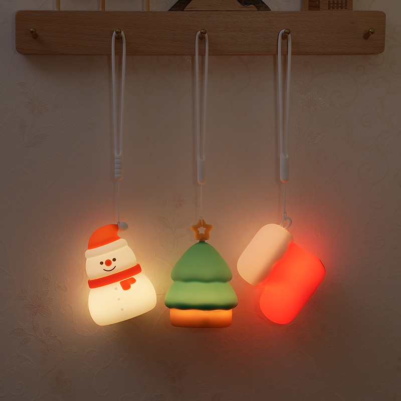 クリスマスストッキング型シリコン製オーナメント。USB充電式 - Christmas Stocking Hanging のレビューと価格
