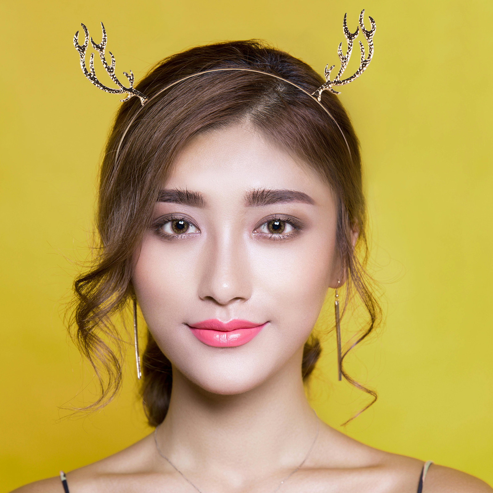 金属製ラインストーンのヘアフープ、角のついたヘッドバンド、ク - Reindeer Antlers Headband のレビューと価格